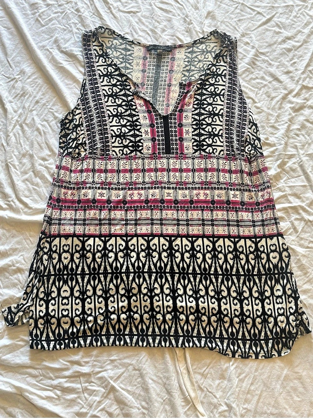 Rose & Olive Printed Sleeveless Top in Black & Pink Size 1X